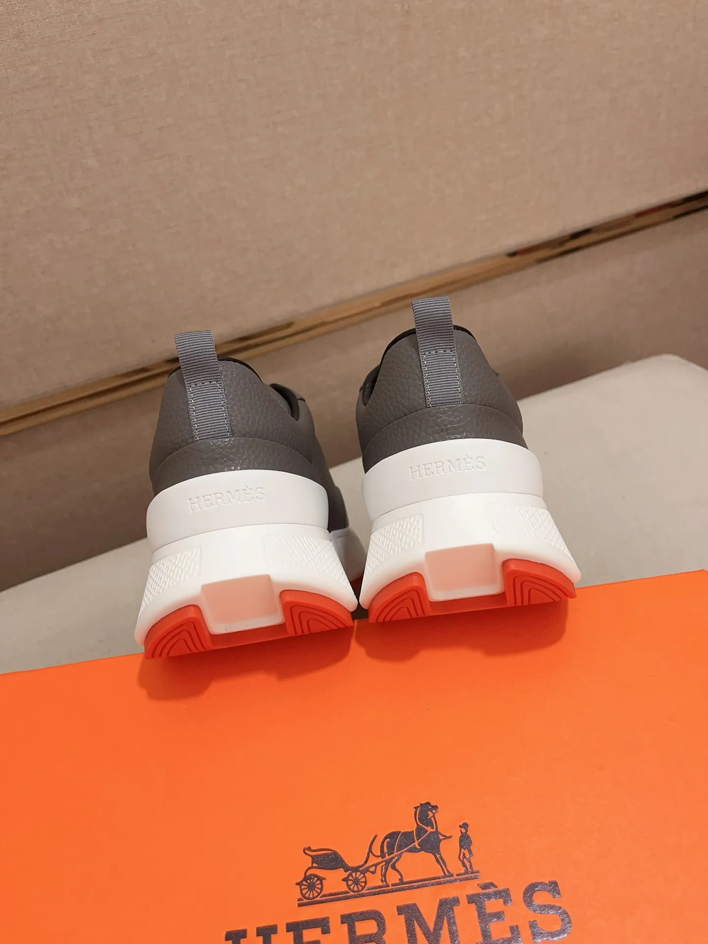 Men's clothing and shoes💰: 442💰《HERMES》【Classic original single version】Hermès; top 🔝purchase agent🔍🔍men's latest 🇺🇸 counter sales simultaneously, imported from Italy original ▲▲cowhide ▲▲ (high-end, nobility, class) ) Exquisite workmanship (Italian 🇮🇹 imported water-dyed 🐂 cowhide lining) sole: original sole provided by the original factory, ⚠️exclusive double-layer activity·TPR·rubber·combined molded outsole; super comfortable·wear-resistant·non-slip·environmental protection The real thing is more beautiful if you take the real thing (high quality, follow the order). You can enter and exit the counter at will * Number of yards: 38-44 (45 can be customized and cannot be returned or exchanged)